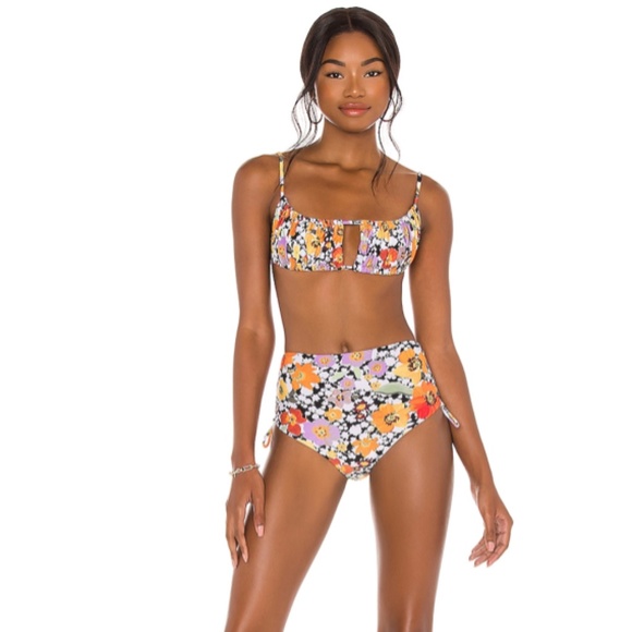 l*space Other - L*SPACE Sungazer Bikini Top in Meadow Sweet Floral